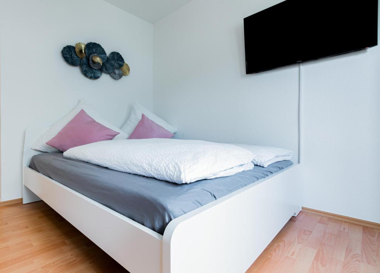 Helles Apartment in TOP-Lage mit Parkplatz Maagdenburg Buitenkant foto