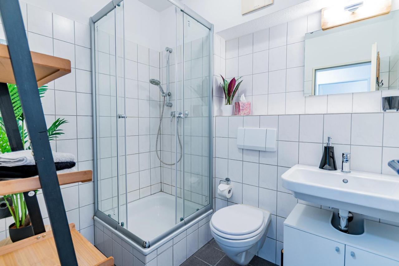 Helles Apartment in TOP-Lage mit Parkplatz Maagdenburg Buitenkant foto